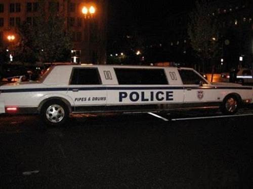 http://1.bp.blogspot.com/_LK3Jc8YZXjs/TBl-PpcPC_I/AAAAAAAAbEE/rrVUlnXNAY0/s400/funny-police-cars-11.jpg