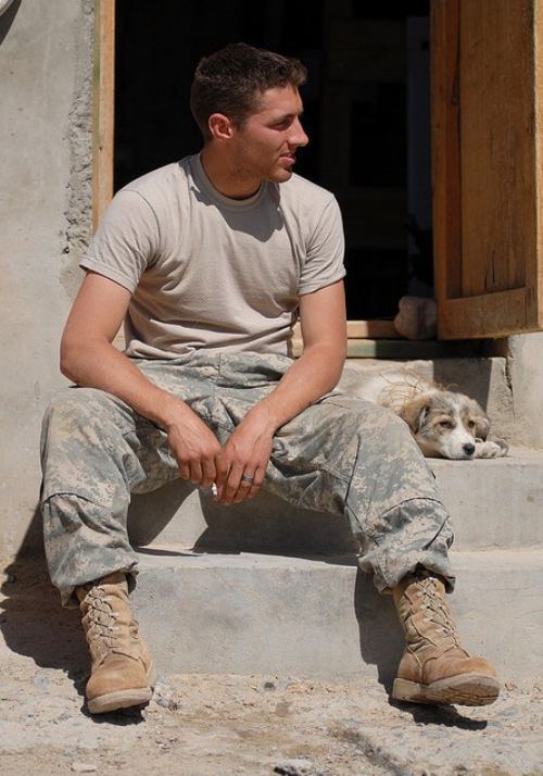 dog soldiers 20 BERRY hot men: Soldiers with dogs (22 photos) 