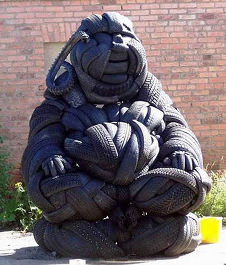 http://amazingpunch.com/wp-content/uploads/2013/09/incredible-and-amazing-sculptures-made-from-tires-01.jpg