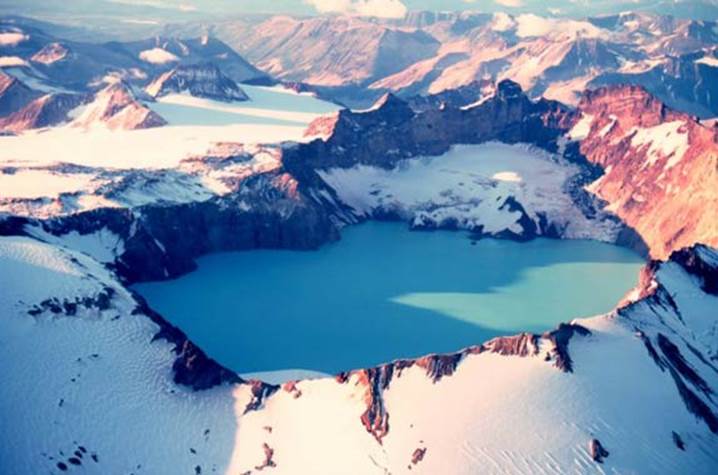 most beautiful crater lakes (7)