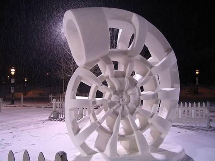 http://2.bp.blogspot.com/_ft822rDlu5Q/TVEF3Er2YyI/AAAAAAAAI1M/fW4KEcdl1FA/s1600/Snow-Sculpture-11.jpg