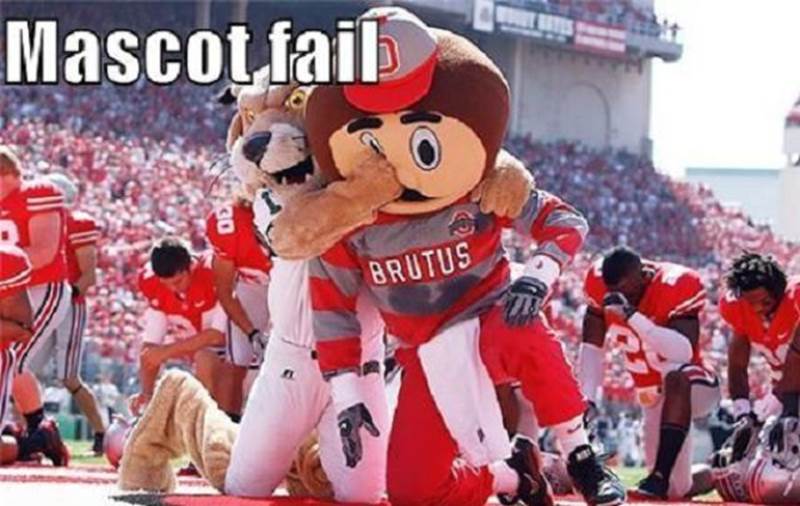 Mascot fails10 Funny: Mascot fails