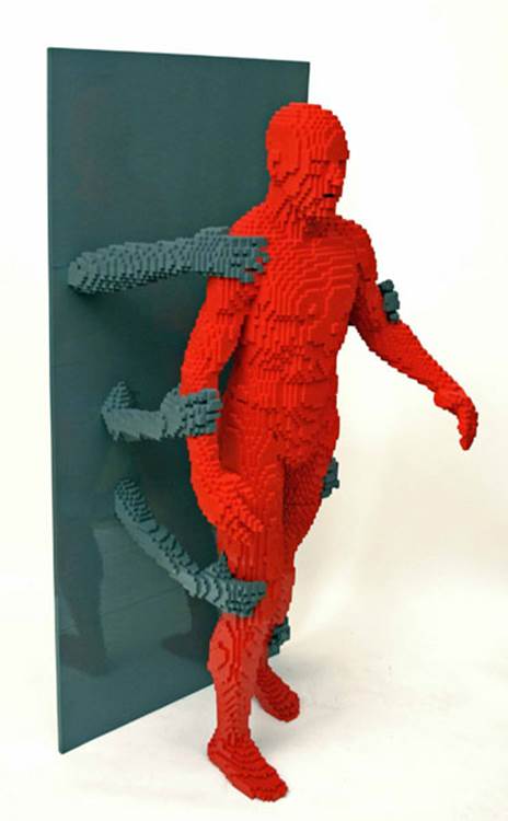 http://lh6.ggpht.com/_9F9_RUESS2E/Sndvf1QnlBI/AAAAAAAAAUQ/CQ5tT627fDg/s800/Incredible-LEGO-Art-by-Nathan-Sawaya-grasp.jpg