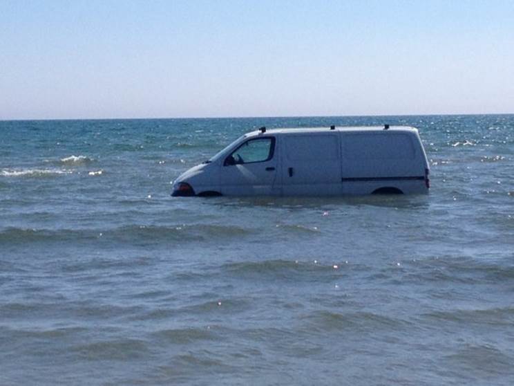 http://f0.thejournal.ie/media/2013/06/laytown-beach-recovered-by-coast-guard-where-did-i-park-the-van-again-630x472.jpg