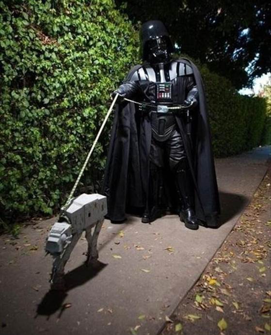 http://www.dumpaday.com/wp-content/uploads/2012/12/funny-star-wars-pictures-walking-his-pet-darth-vader.jpg