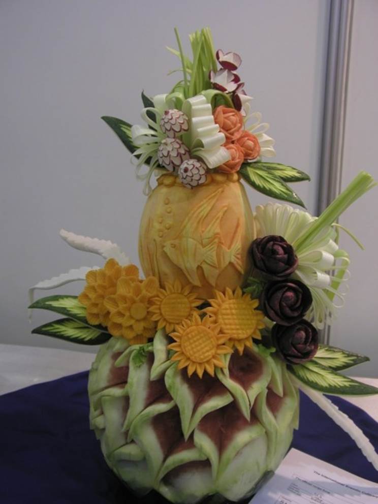 fruit carving 16 Excellent creative pieces of fruit and vegetables