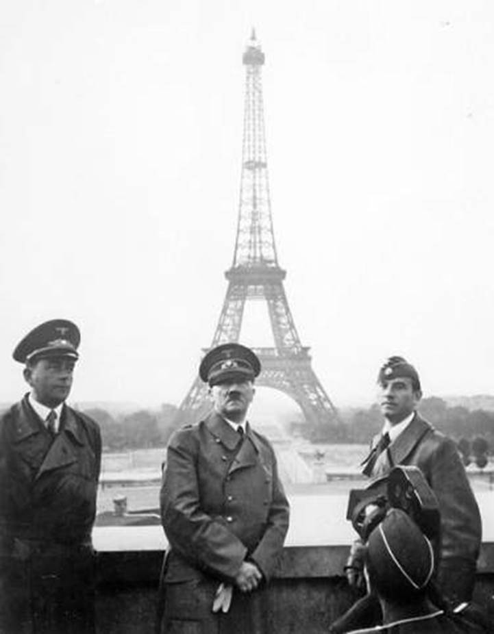 Adolf Hitler in Paris in 1940