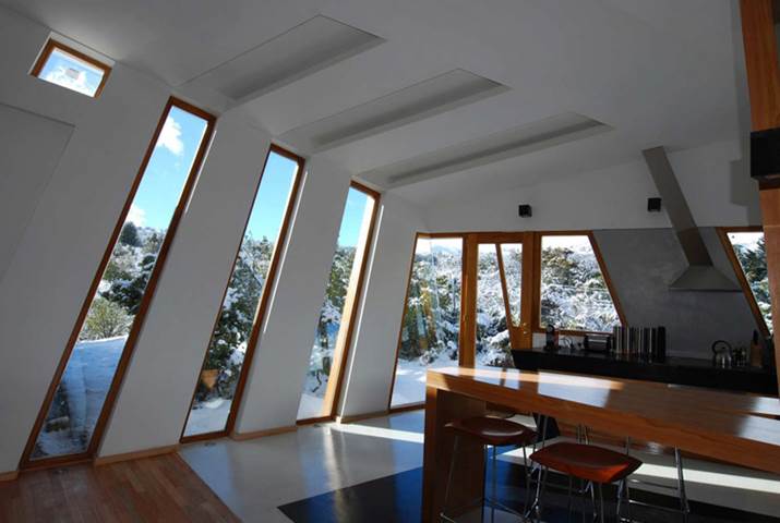http://creativehomeidea.com/wp-content/uploads/2011/01/Unique-windows-design-inside-the-contemporary-residence.jpg