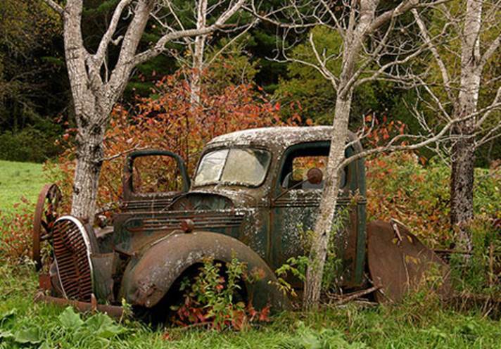 http://weburbanist.com/wp-content/uploads/2008/09/abandoned-vehicles-old-faded-car.jpg