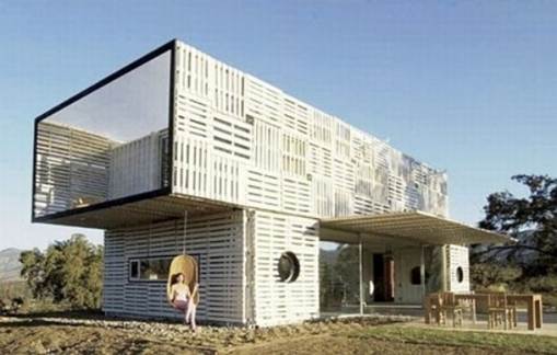 http://funzday.com/wp-content/uploads/2011/10/unusual-house-09.jpg