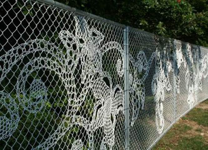 fence art 3 How simple things can soften up boring fences