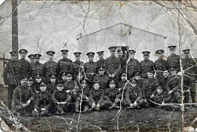 http://www.ww1-yorkshires.org.uk/jpg-files/soldiers-photos/6th-battalion-group.jpg