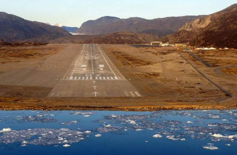 http://cdn.list25.com/wp-content/uploads/2014/10/Narsarsuaq-Airport-610x400.jpg