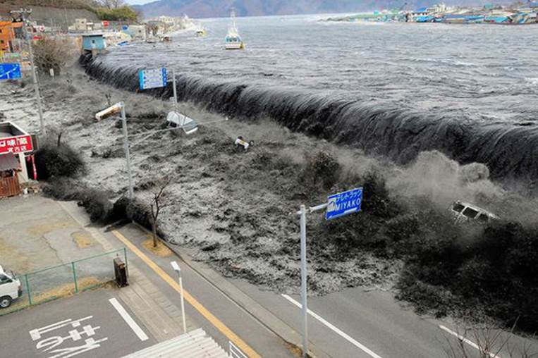 http://cdn4.list25.com/wp-content/uploads/2012/10/tsunamiwave.png
