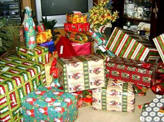 http://images.sodahead.com/polls/002356777/057847017_christmas_gifts_xlarge.jpeg