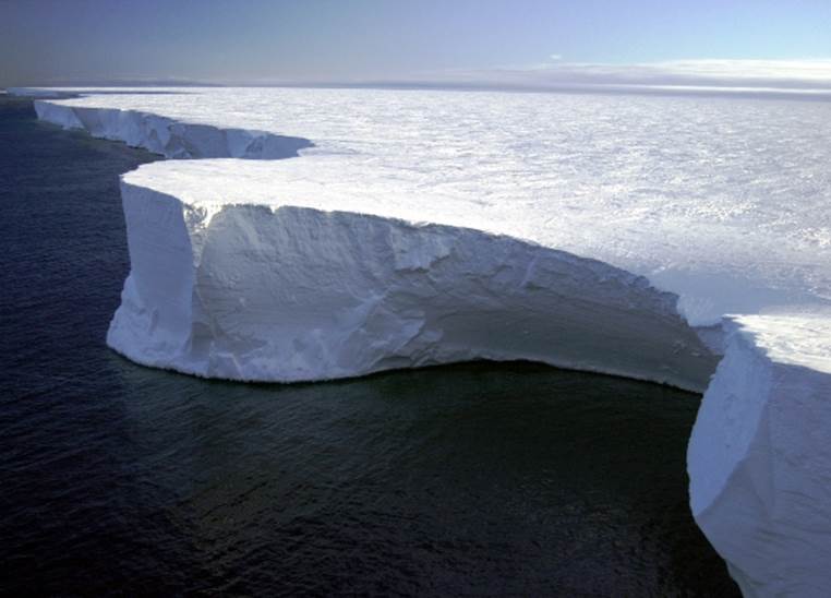 http://cdn3.list25.com/wp-content/uploads/2014/10/en.wikipedia.org-Research_on_Iceberg_B-15A_by_Josh_Landis_National_Science_Foundation_Image_4_NSF.jpg
