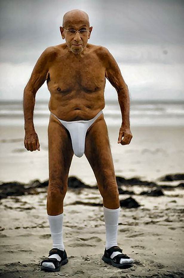 http://your-hols.com/wp-content/uploads/2013/08/old_guy_with_socks_and_sandals1.jpg
