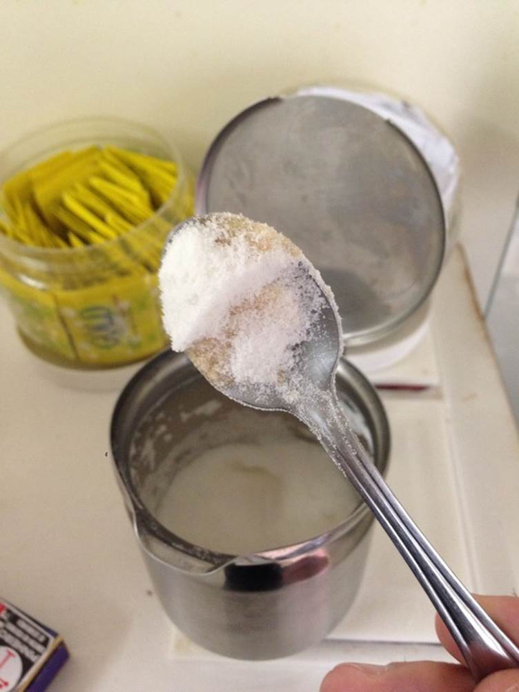 Wet spoons in the sugar.