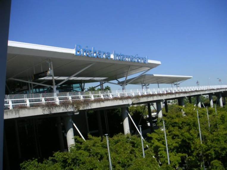 20 Brisbane_International_Airport