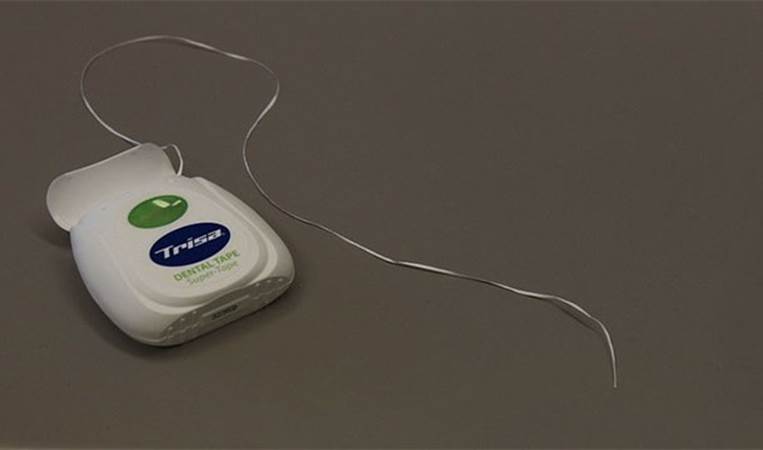 Do patients prefer waxed or unwaxed dental floss?