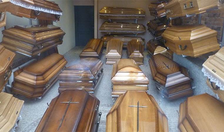 Caskets are square while coffins are tapered at the head and the foot