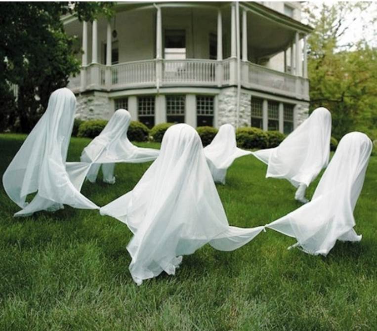 Lawn ghosts 
