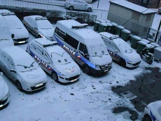 http://cl.jroo.me/z3/N/D/g/e/a.baa-Funny-Police-Cars.jpg