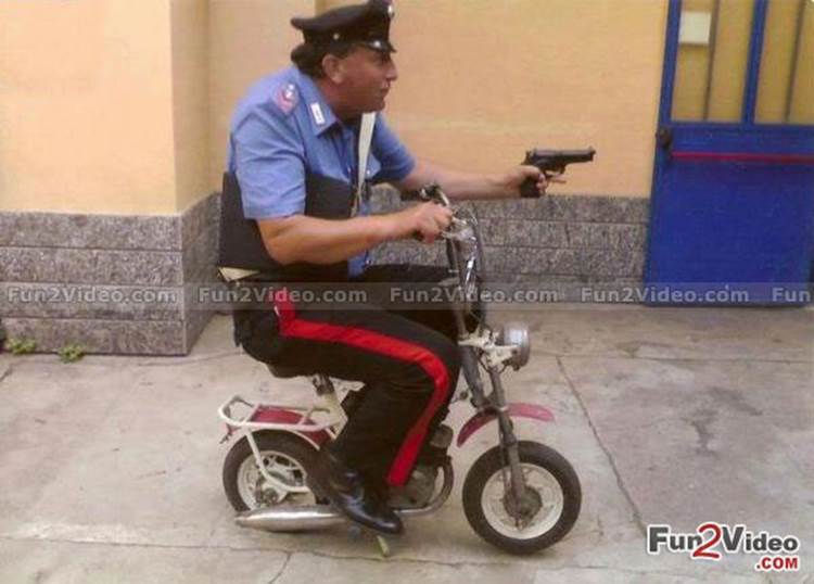 http://www.fun2video.com/wp-content/uploads/2013/04/traffic-police-funny-india.jpg