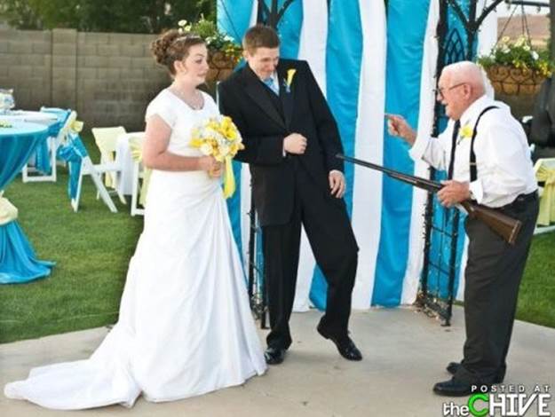 http://thechive.files.wordpress.com/2012/03/crazy-weddings-funny-24-e1332893047429.jpg?w=500&h=376