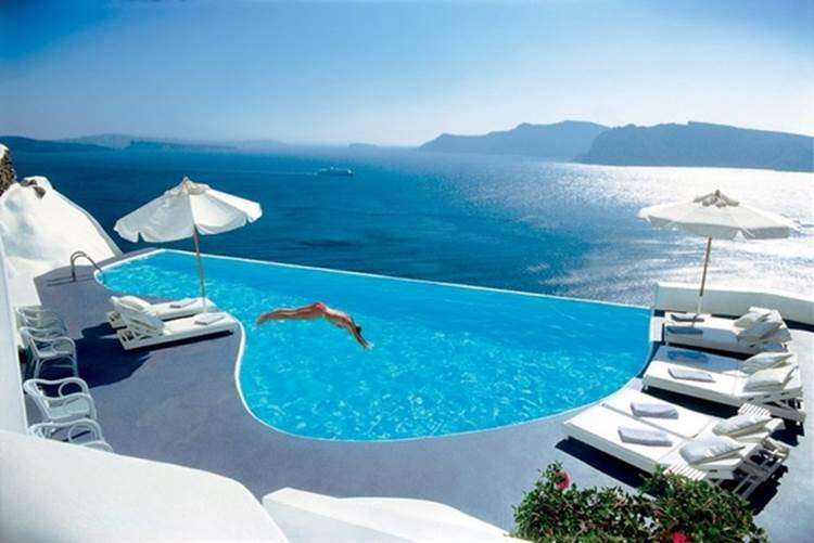 http://1.bp.blogspot.com/-FBshxPeKJUw/UYfBA0rlvXI/AAAAAAAAFWA/BgHtzadxauA/s1600/Amazing+Swimming+Pools+in+Santorini+1.jpg