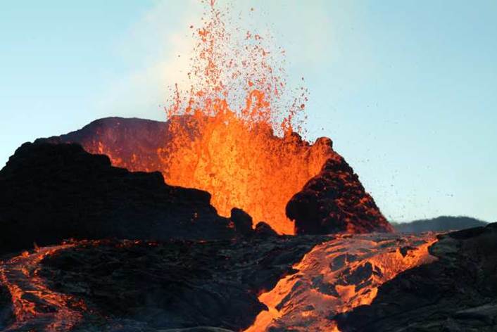 http://www.earthtimes.org/newsimage/volcanoes_geothermal_energy_212.jpg
