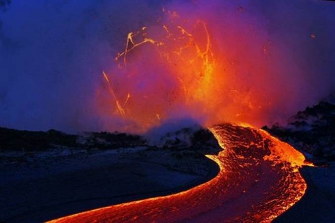 http://images.dailydawdle.com/awesome-amazing-cool-lava-photos1.jpg