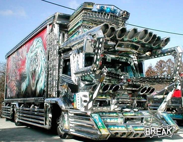 http://media1.break.com/dnet/media/2008/6/36jun25-now-that-is-a-monster-truck.jpg