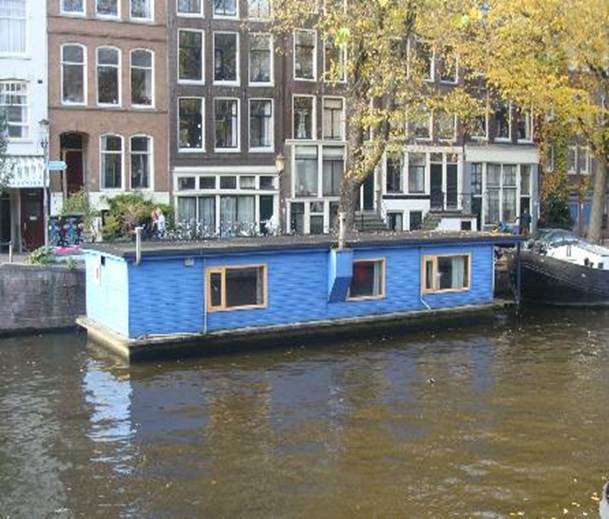 http://www.amsterdamstay.com/images/cities/amsterdamstay/675/medium/The_Blue_Houseboat_ams_675.jpg