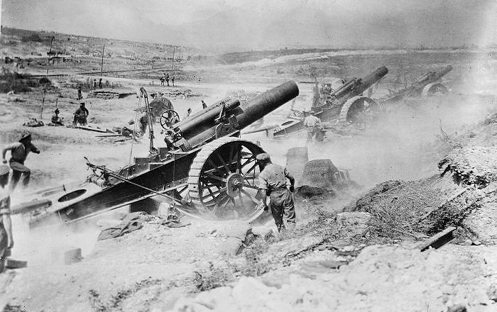 http://www.elist10.com/wp-content/uploads/2013/07/world-war-1-artillery.jpg