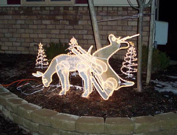 http://lolpranks.com/wp-content/uploads/2010/12/funny-rude-christmas-lights-prank-reindeer-joke.jpg