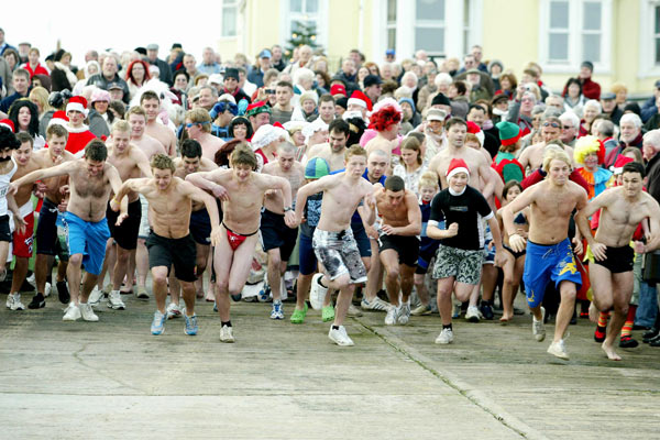http://www.northwales.co.uk/assets/_files/images/dec_08/nw__1230043789_boxing-day-dipBIG.jpg