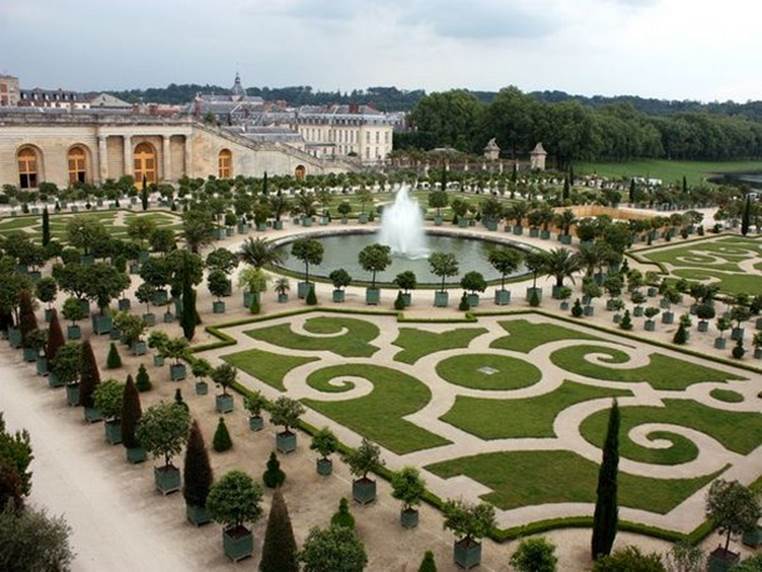 http://cdn4.list25.com/wp-content/uploads/2013/05/3-Ch%C3%A2teau-de-Versailles-Garden_tn.jpg