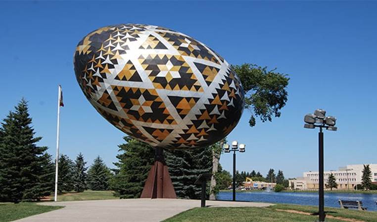 The World's Largest Egg (Australia)