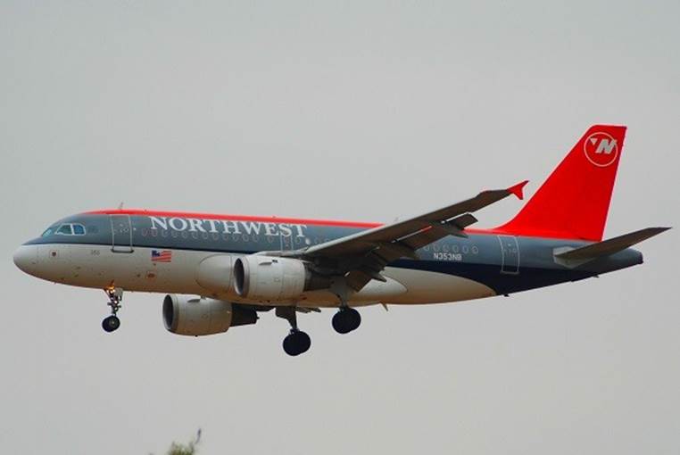 Northwest_Airlines_Airbus_A319