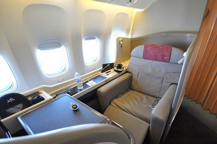 JAL_First_Class_Suite_777-300ER