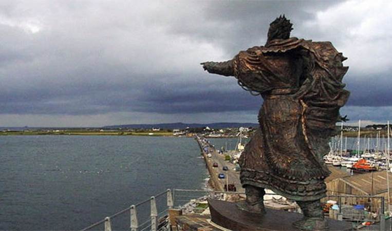 According to legend, St. Brendan is said to have discovered America in the 6th century when he sailed west and found an island so big that he couldn't cross it.