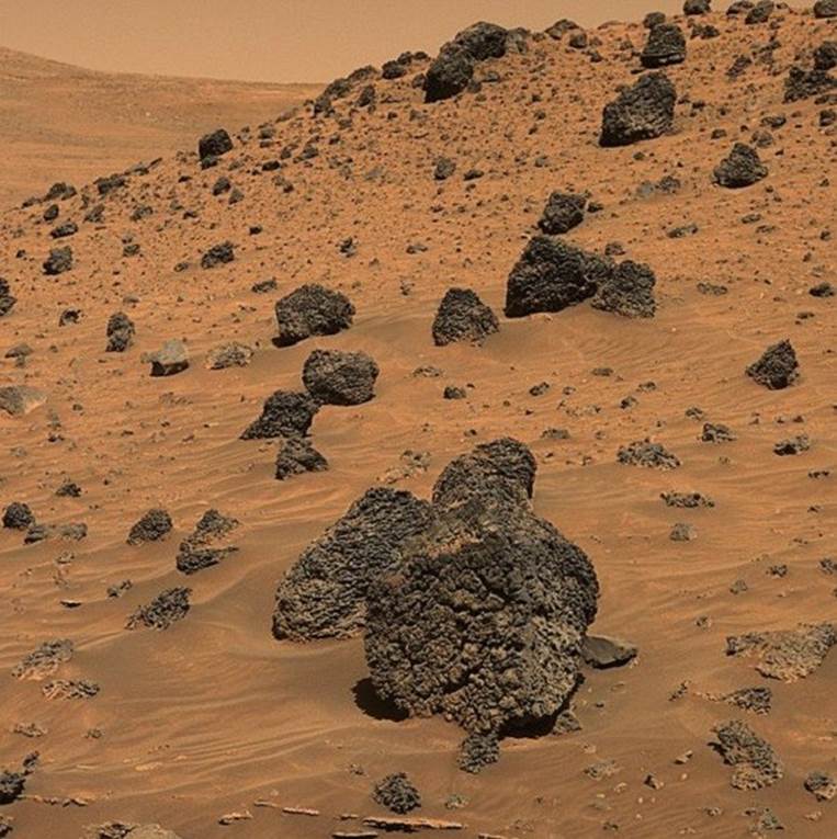 Mars_Rover_Spirit-Volcanic_Rock_Fragment