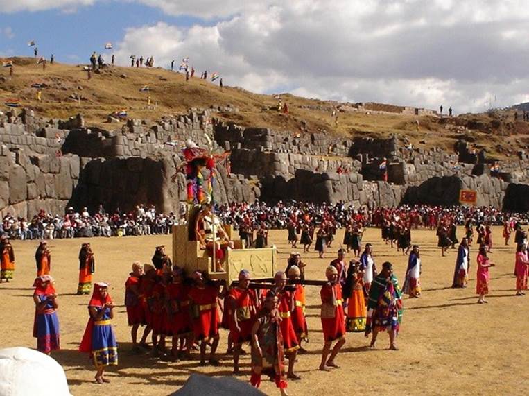 Inti_Raymi_sacsayhuaman