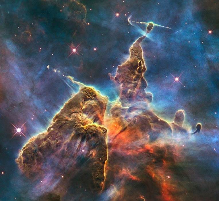 carina-nebula-mountain-of-gas-and-dust